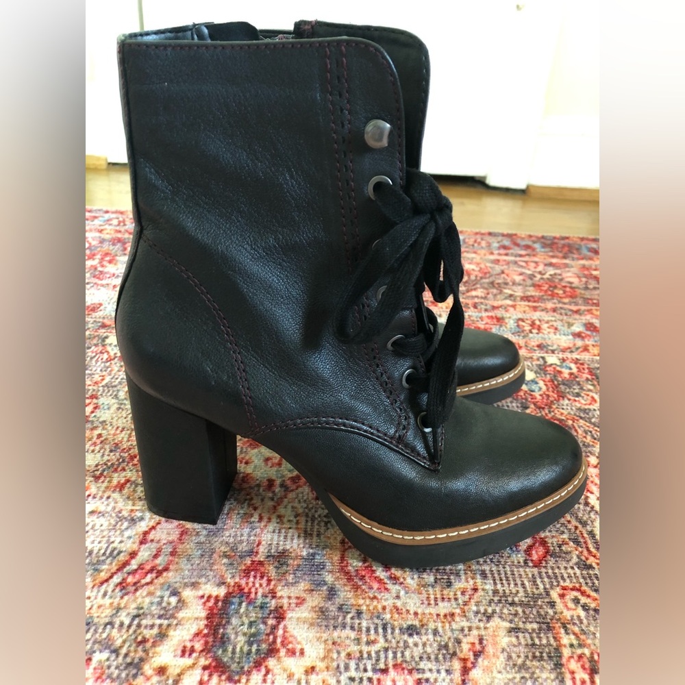 Naturalizer “Callie” boot 7.5M black leather